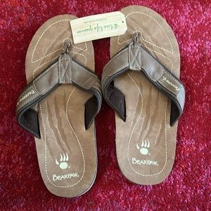 NWT men’s flip flops / sandals Bearpaw